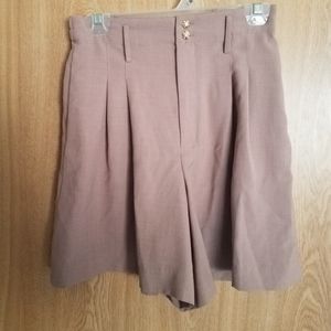 Simple Retro High-Waisted Mauve Shorts (Size M)